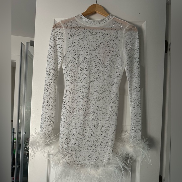 Miss Lola Feather White Sequinned mini Dress - Picture 2 of 4